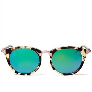 Wildfox Sunset sunnies with mirrored lenses
